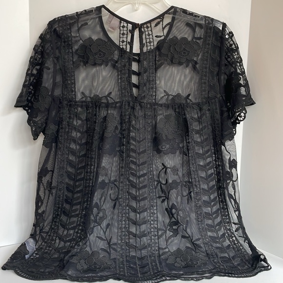 Merona Crewneck keyhole back sheer soft lace scalloped edge top size large - Picture 5 of 8
